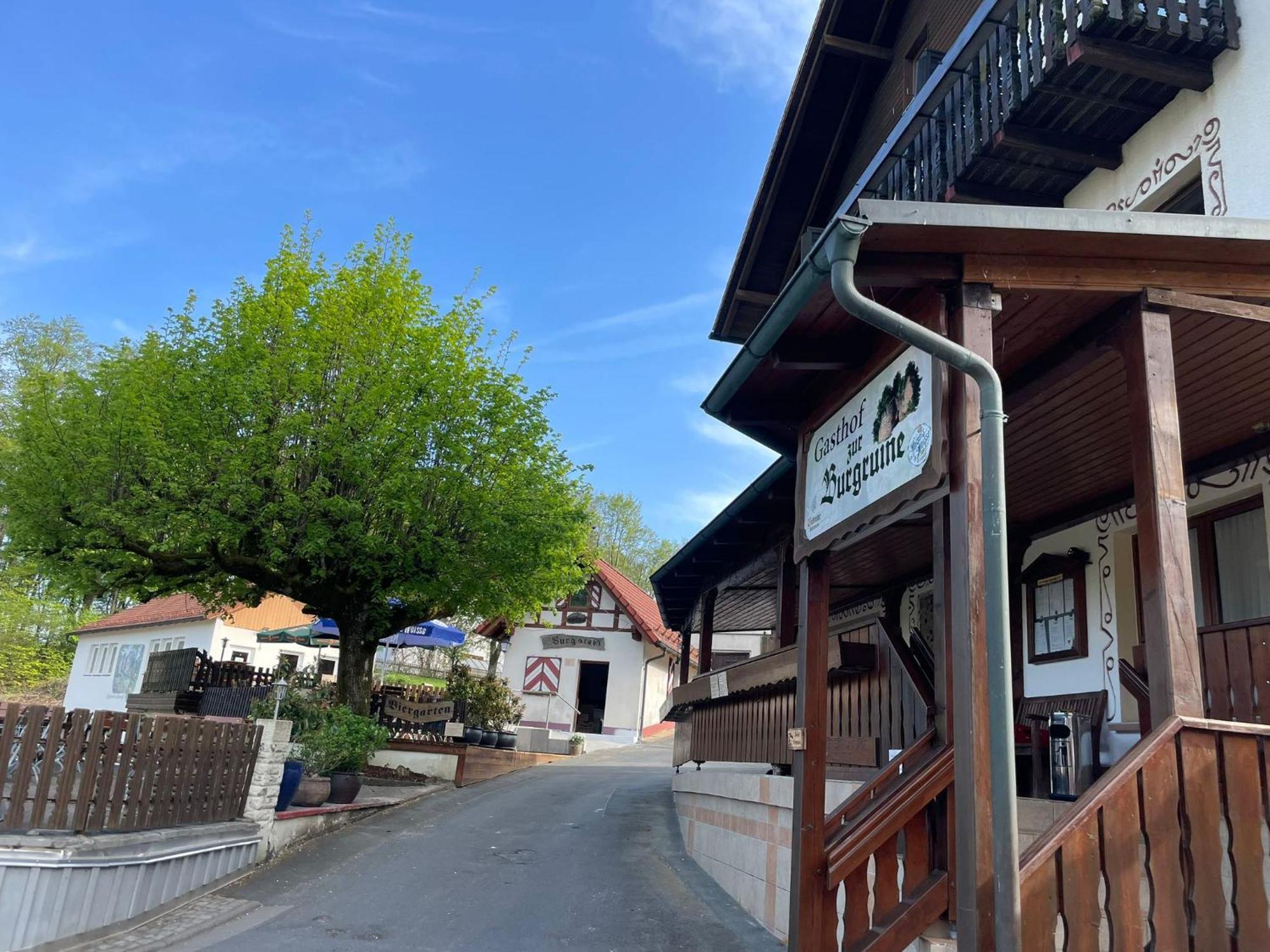 Gasthof Zur Burgruine Pottenstein Exterior foto